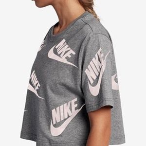 NIKE Futura Logo Crop Tee/Top